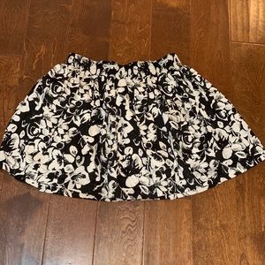 Black and white flower skirt-Large